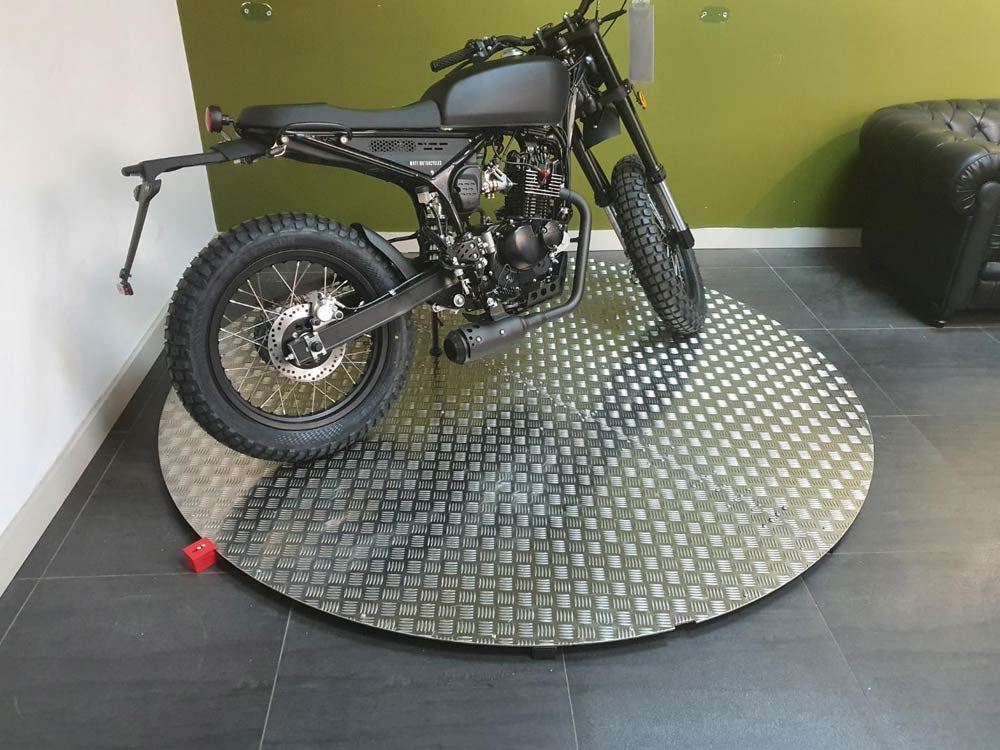 Low Rider Turntable